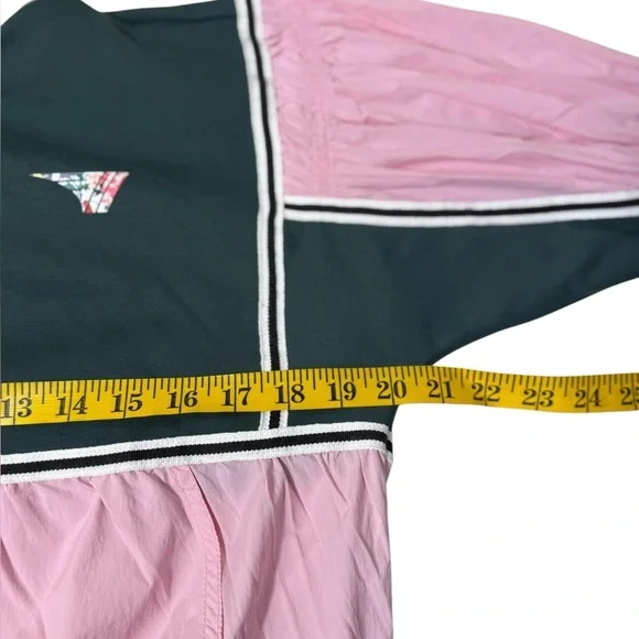 Gola x Anthropologie Hat Trick Windbreaker
imited edition Xsmall (oversized) - Picture 17 of 17